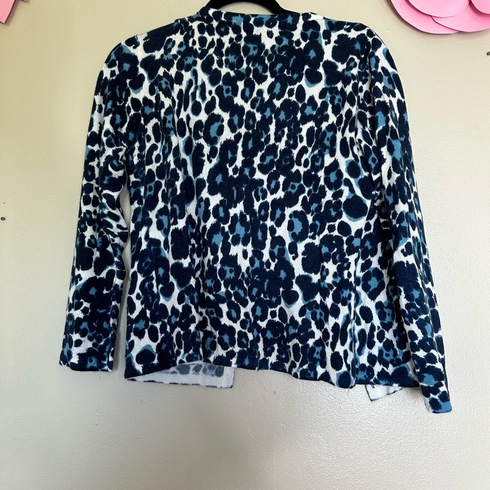 Blue shirt with two pieces